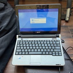 Mini Acer Laptop