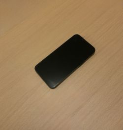 iPhone 16e 128GB Black, Unlocked