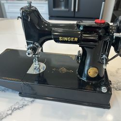 Singer 221 Sewing Machine 