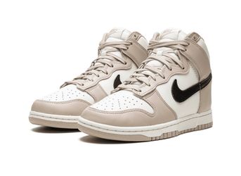 Nike women’s Dunks “Fossil Stone”