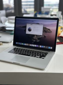 Apple MacBook Pro 15’ i7 16GB Ram 512SSD