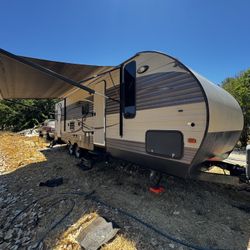 2016 cherokee travel trailer