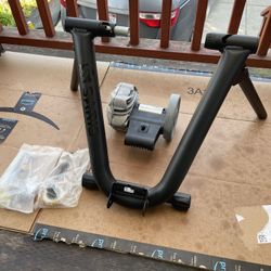 Saris CycleOps Fluid2 Indoor Bike Trainer Foldable Fluid Resistance R