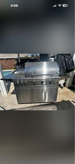 Pro-Fire professional series deluxe edition with side burners and sear plate