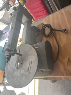 Workbench with attached Dremel saw