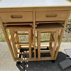 Foldable/portable Table With Chairs 
