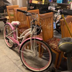 Schwinn Bike 26”W with Helmet For Girls