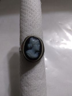 Vintage 10K White Gold Cameo Ring Size 3 Use