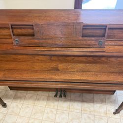 Vintage, Story and Clark Piano 