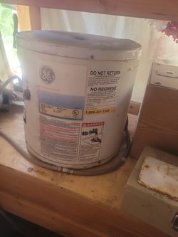 6 gallon hot water heater with stell braided water lines works perfectly