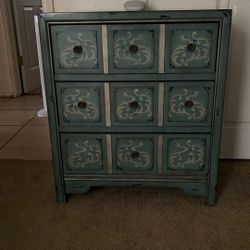 Dresser/chest