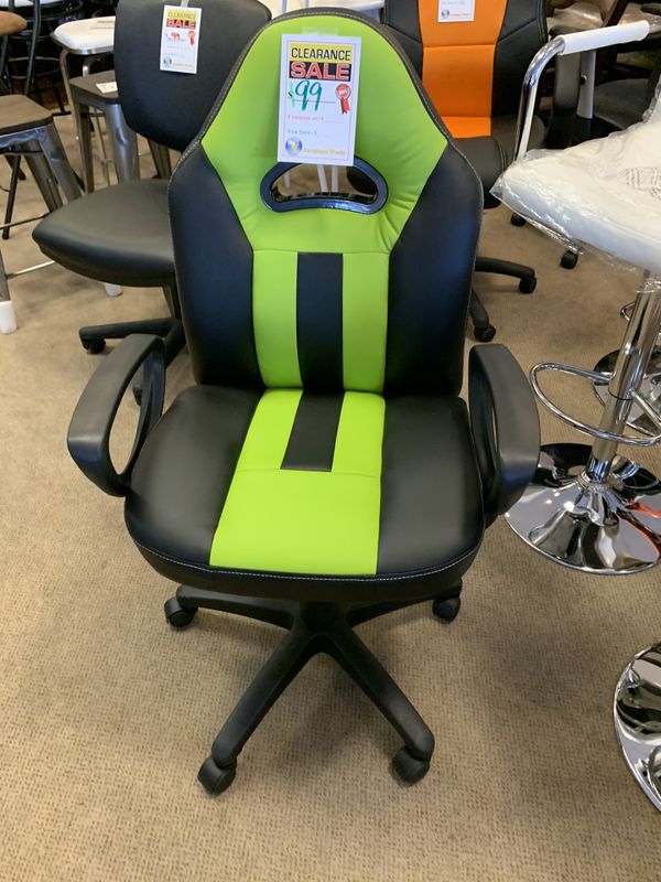 green gaming chair for Sale in Phoenix, AZ OfferUp