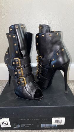 Giuseppe zanotti bootie heels size 38