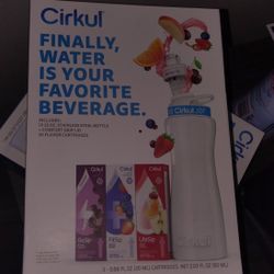 BRAND NEW Generic Cirkul 22oz White Water Bottle Kit w/ Blue Lid and 2 Flavor Cartridges (Fruit Punch & Mixed Berry)
