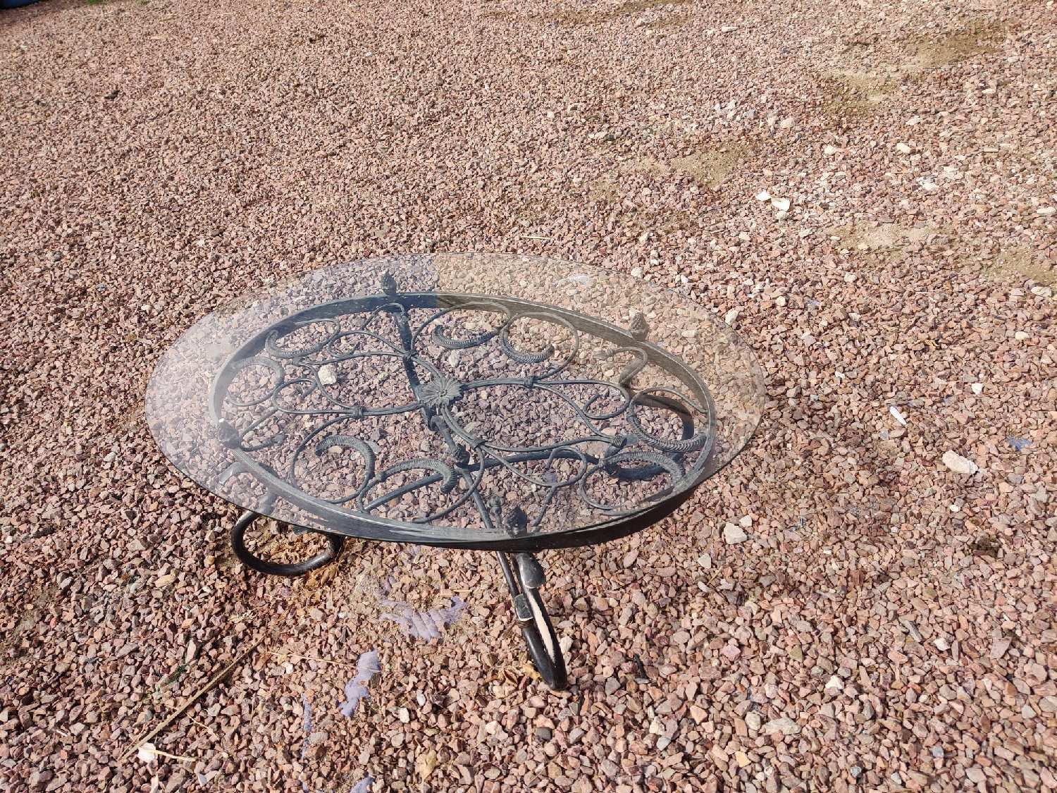 Coffee Table ! Beautiful Glass Top -brass Metal Base