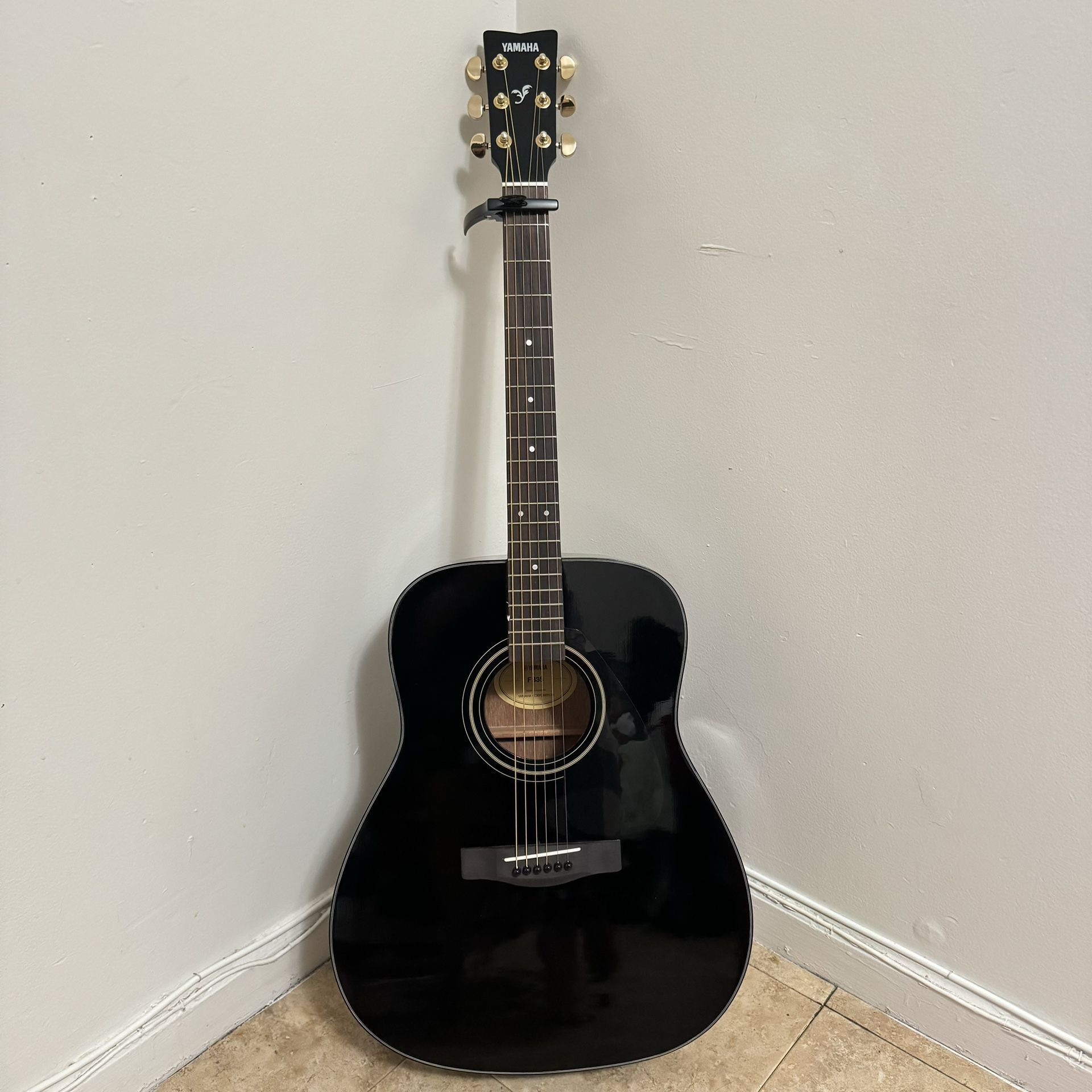Yamaha Acoustic Guitar Black F335