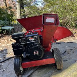 Briggs & Stratton 5hp MTD Chipper-Shredder Yard Machine Used