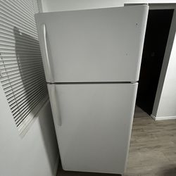 Refrigerator Works Good Cheap Price