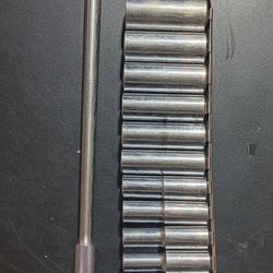 Husky 1/2 Drive Breaker Bar & Deep Socket Set