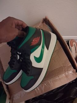 Air Jordan 1 Mid Green Black Sneakers