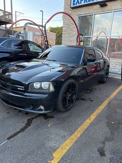 Dodge Charger SRT8