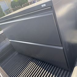 4’ File Cabinets (2 Available)