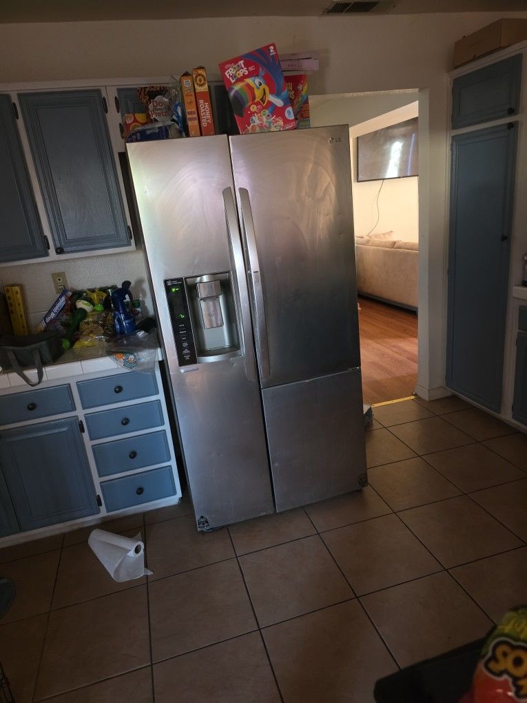 Refrigerator For Sale 