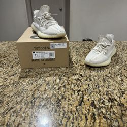 Yeezy 350v2 “Bones” Size 7.5 Used