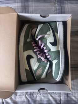 Jordan 1 Mid