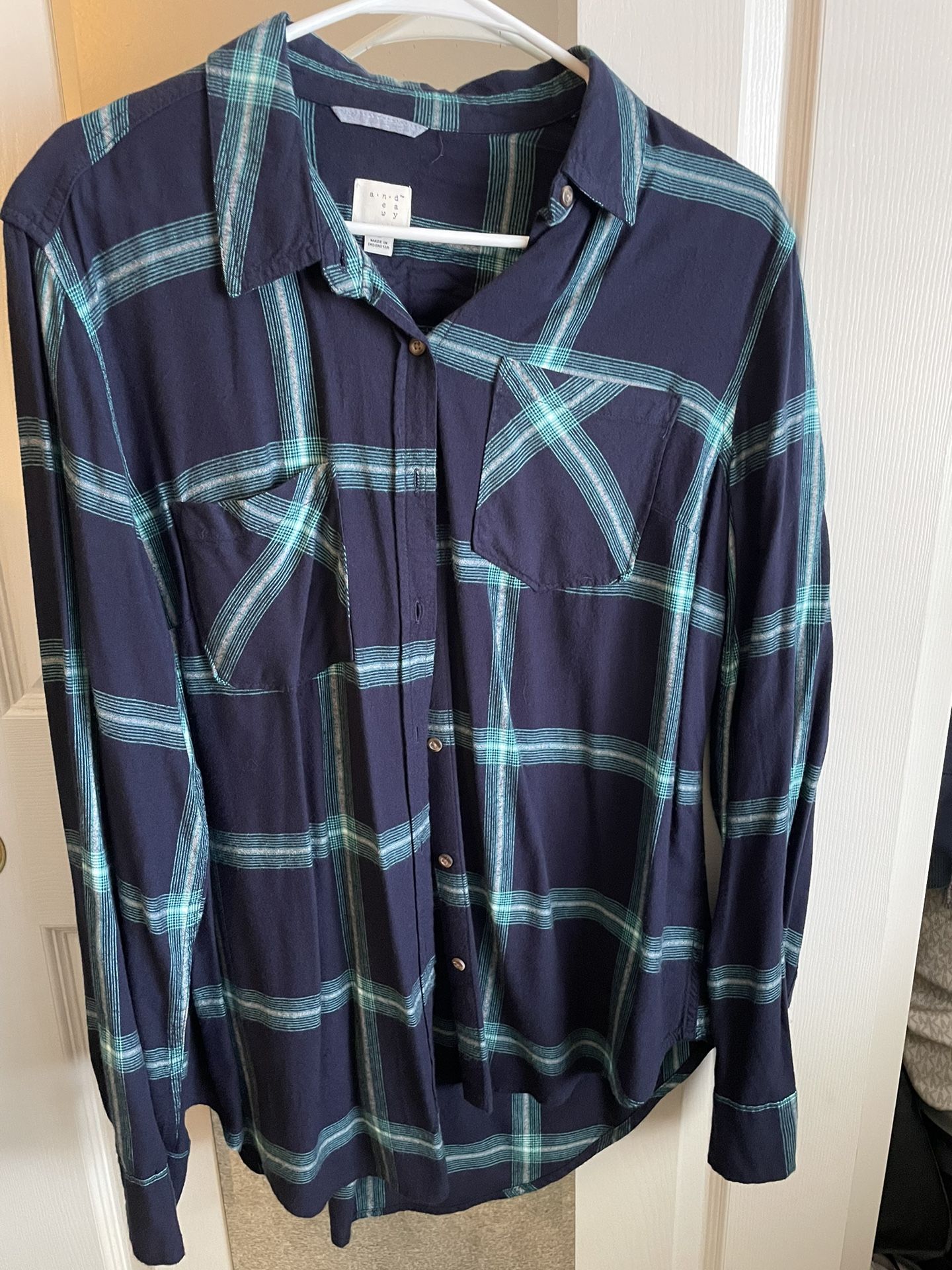 Women’s Plaid Shirt