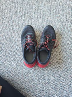 Salomon Gym Shoes Size 8