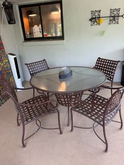 Outdoor Patio Table and 4 Chairs Set