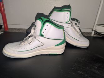 Nike Air Jordan 2 Retro Lucky Green size 11
