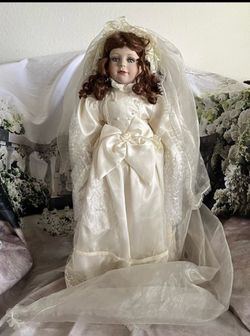 Camelot Porcelain Bride Doll Kelly