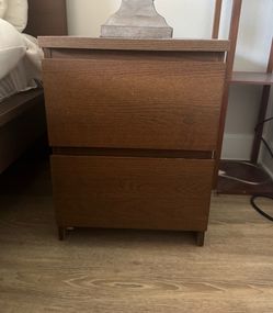 Wooden Nightstand with 2-Drawer