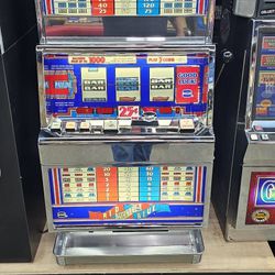 IGT SLOT MACHINE (RED WHITE AND BLUE)