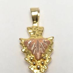 Blackhills Gold 10k Arrow Head Pendent