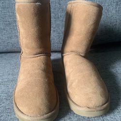 Womens UGG Classic Short II Boot - Chestnut Sz 7 US