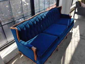 Like New! OFFERS WELCOMED. Vintage French Provincial Louis XV Style Blue Velvet Sofa