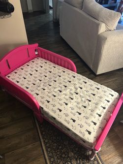 Toddler bed