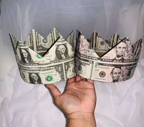 Money crowns