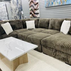 Beautiful Cozy Corduroy Sectional! Se Habla Espanol