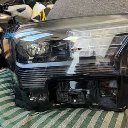2025 TOYOTA TACOMA RIGHT HEADLIGHT 