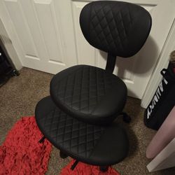 Cross Legged Office Chair 