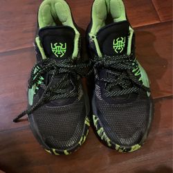 Basketball Shoe