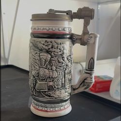 Avon Train Stein