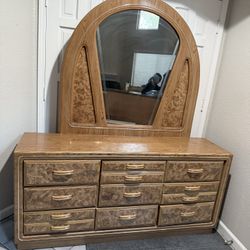 Dresser With Mirror 