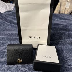 gucci bifold wallet/card holder/coin purse
