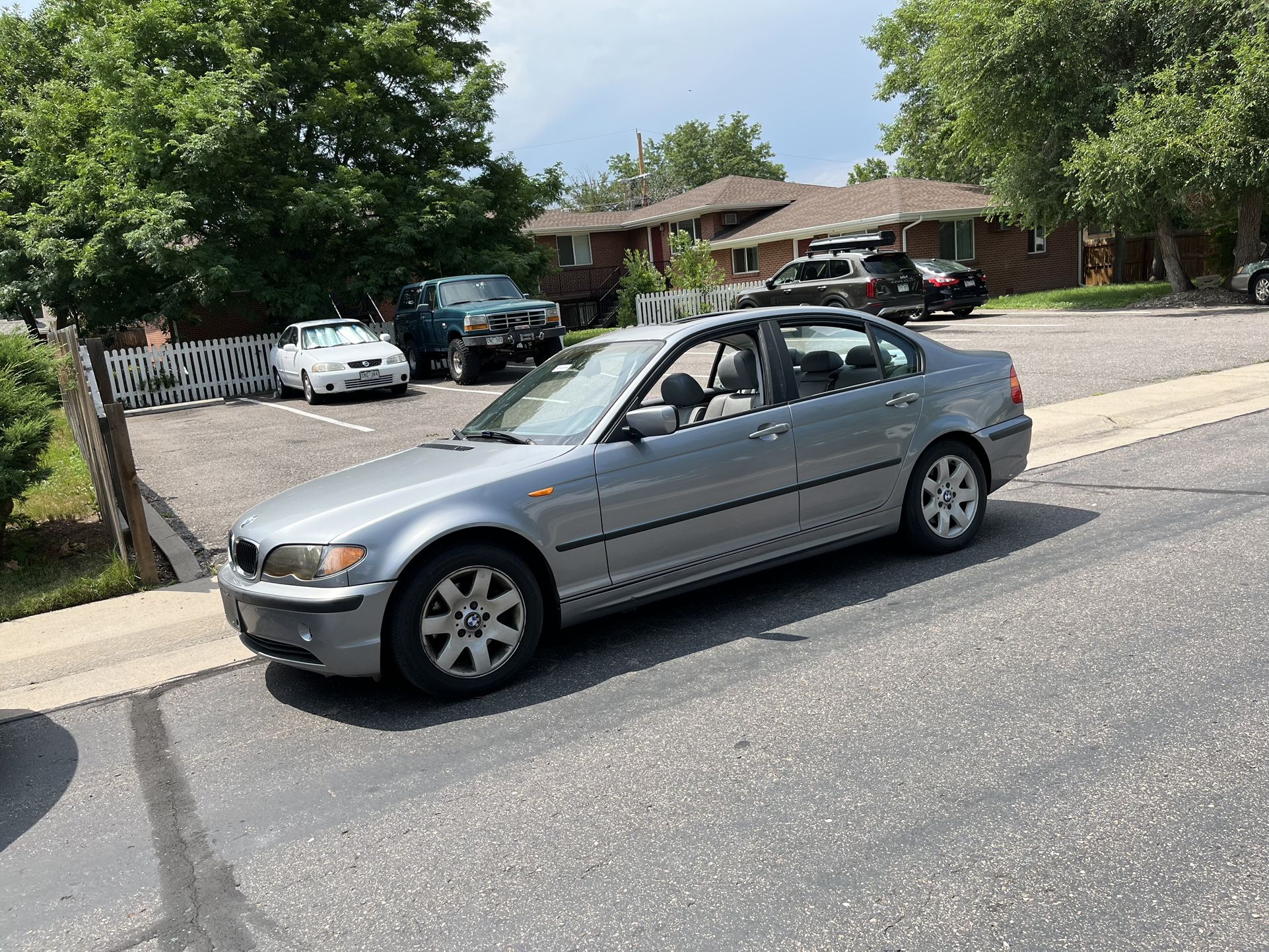 2004 BMW 325i