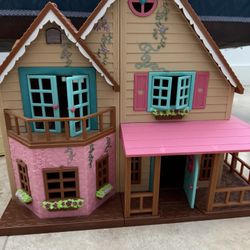 Woodzeez House, Camper And Cafe. Lots Of Accessories